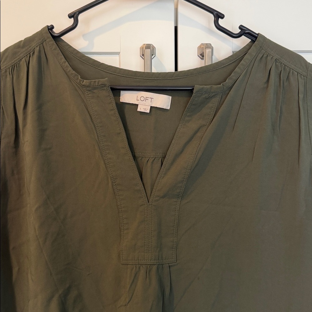 LOFT Olive Green Sleeveless V-Neck Blouse - Picture 2 of 5